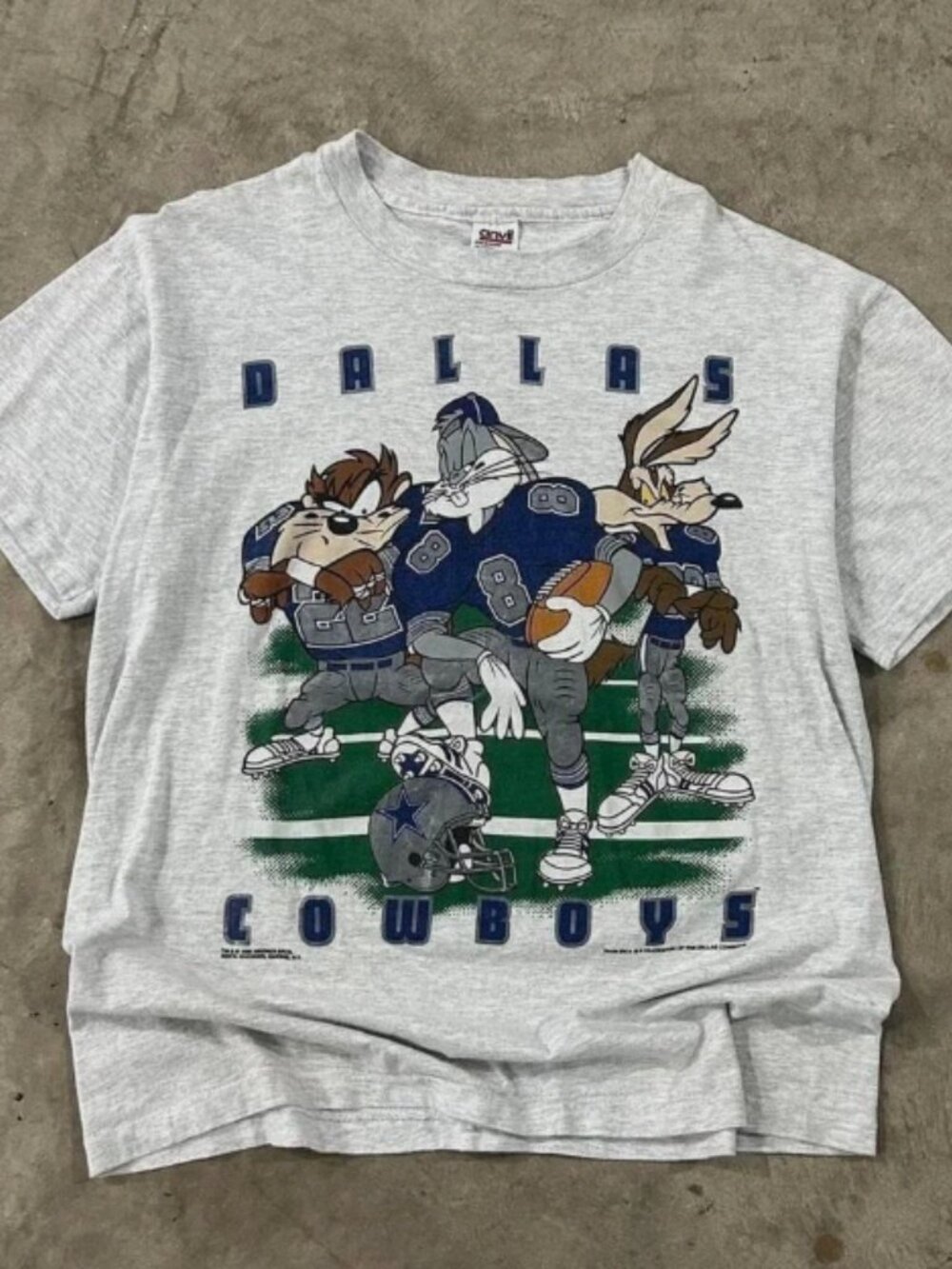 Dallas Cowboys Looney Tunes Vintage Graphic T-Shirt